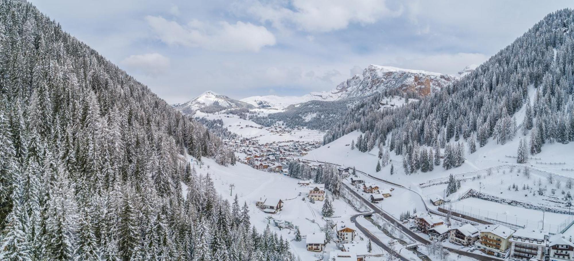 Garni La Grambla Hotel Selva di Val Gardena Ngoại thất bức ảnh