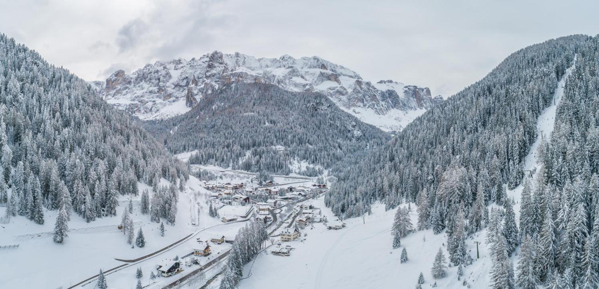 Garni La Grambla Hotel Selva di Val Gardena Ngoại thất bức ảnh