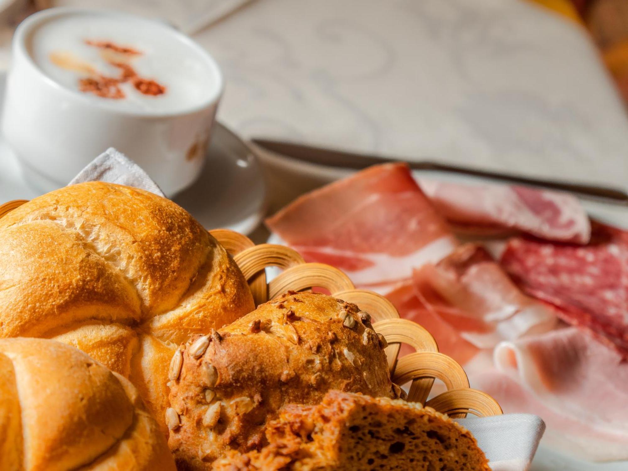 Garni La Grambla Hotel Selva di Val Gardena Ngoại thất bức ảnh