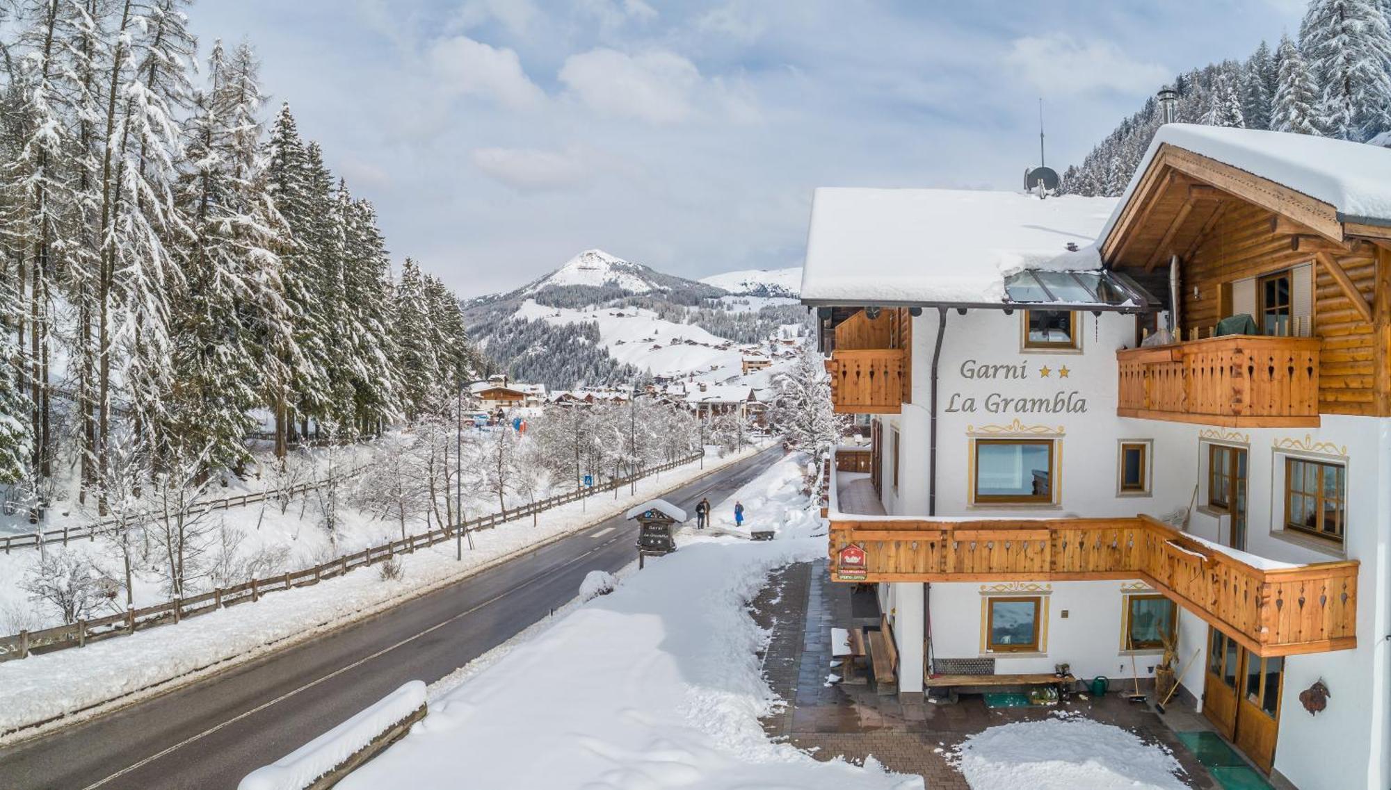 Garni La Grambla Hotel Selva di Val Gardena Ngoại thất bức ảnh