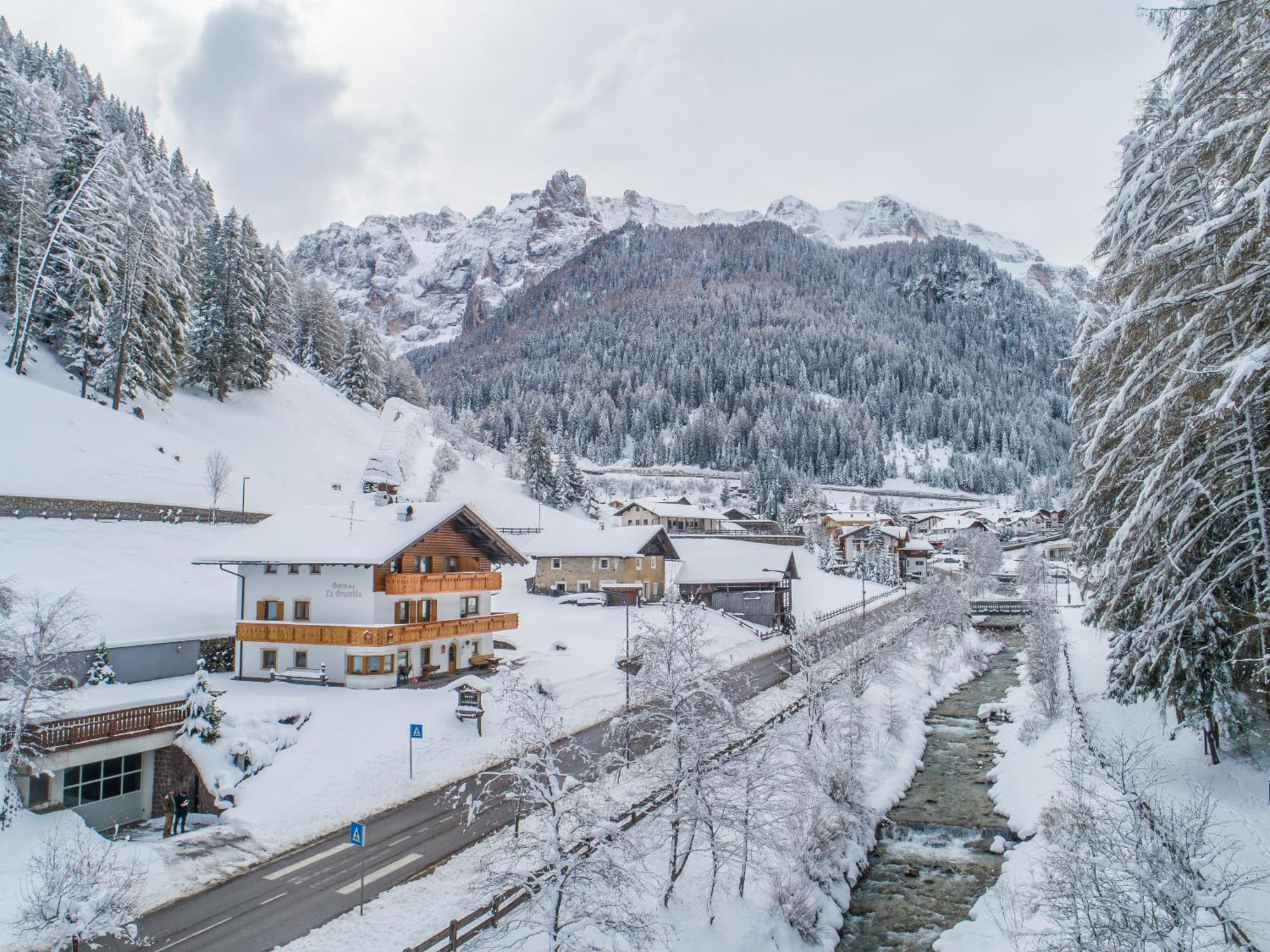 Garni La Grambla Hotel Selva di Val Gardena Ngoại thất bức ảnh