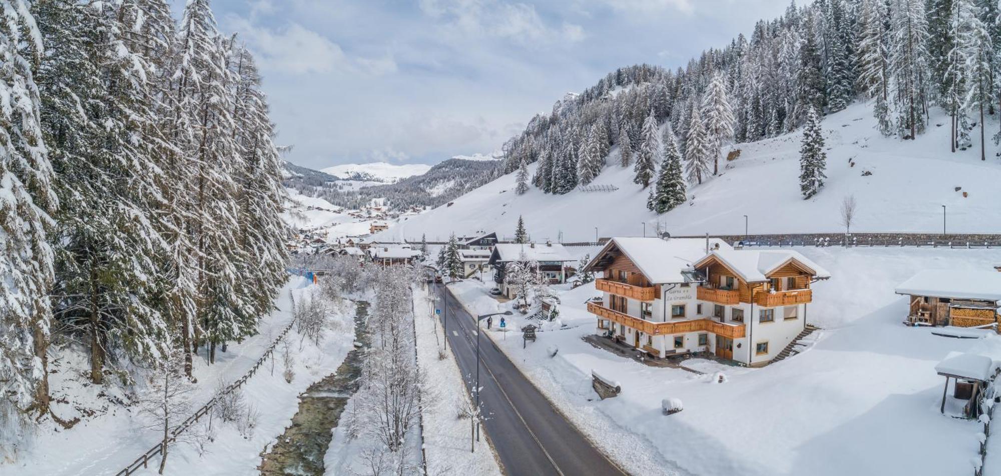Garni La Grambla Hotel Selva di Val Gardena Ngoại thất bức ảnh