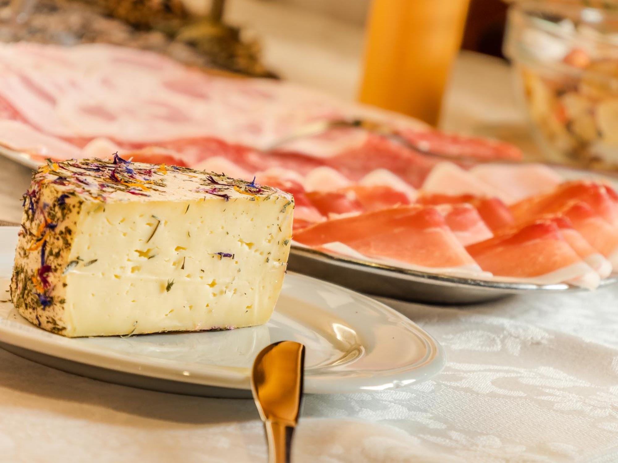 Garni La Grambla Hotel Selva di Val Gardena Ngoại thất bức ảnh
