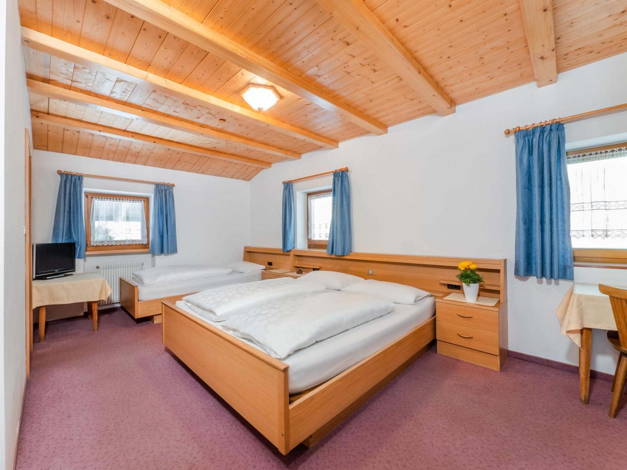 Garni La Grambla Hotel Selva di Val Gardena Ngoại thất bức ảnh