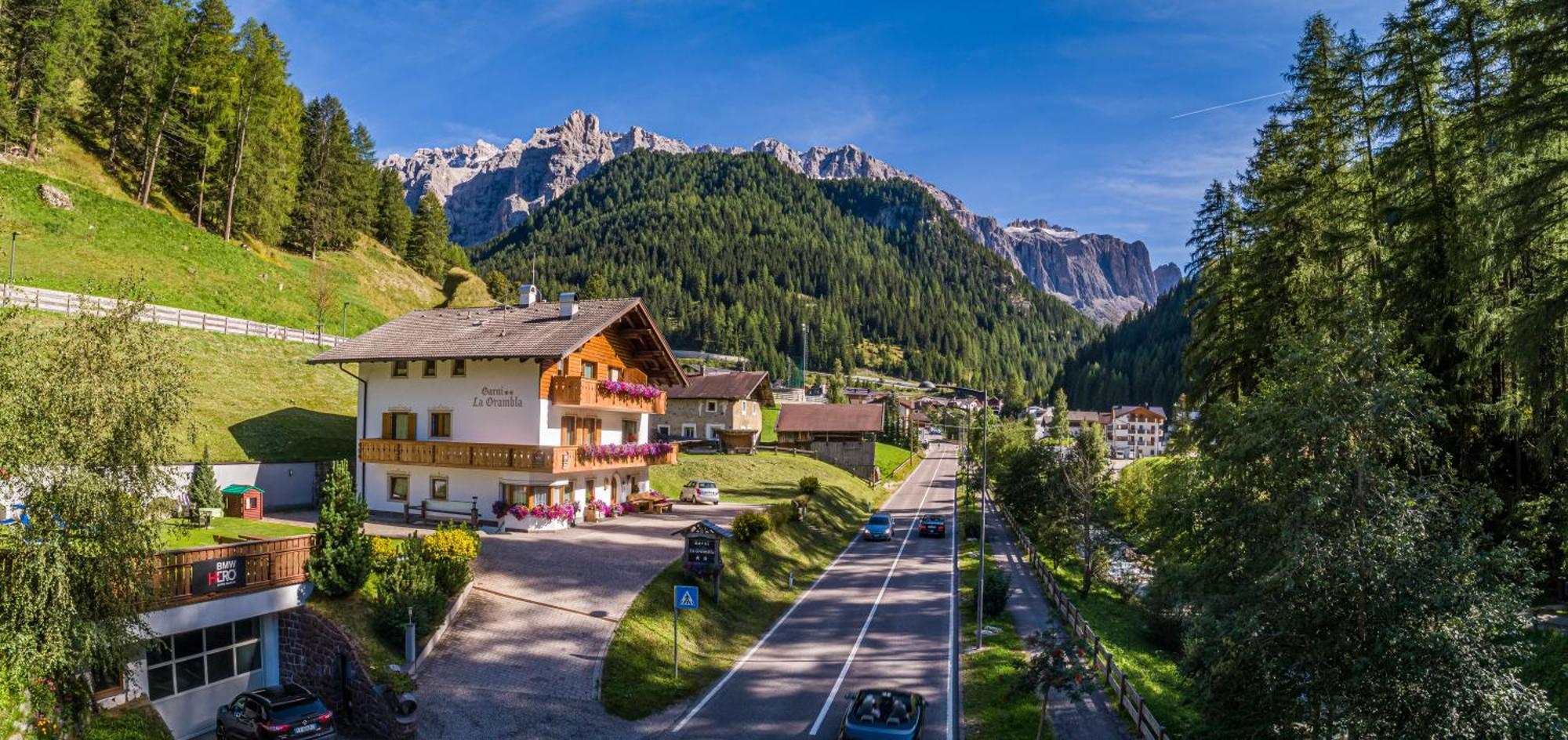 Garni La Grambla Hotel Selva di Val Gardena Ngoại thất bức ảnh