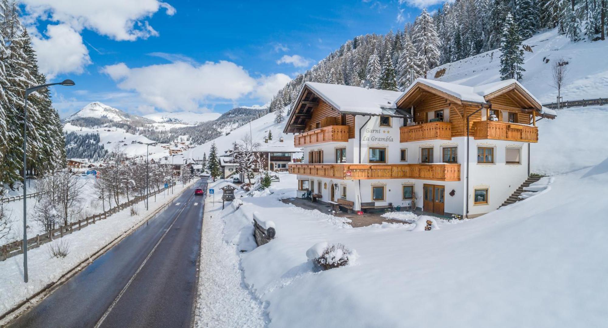 Garni La Grambla Hotel Selva di Val Gardena Ngoại thất bức ảnh