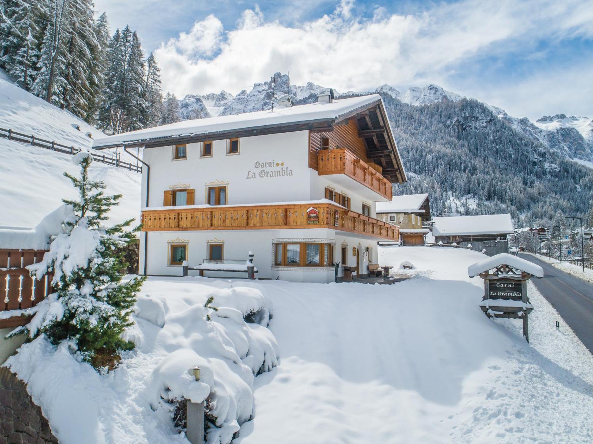 Garni La Grambla Hotel Selva di Val Gardena Ngoại thất bức ảnh