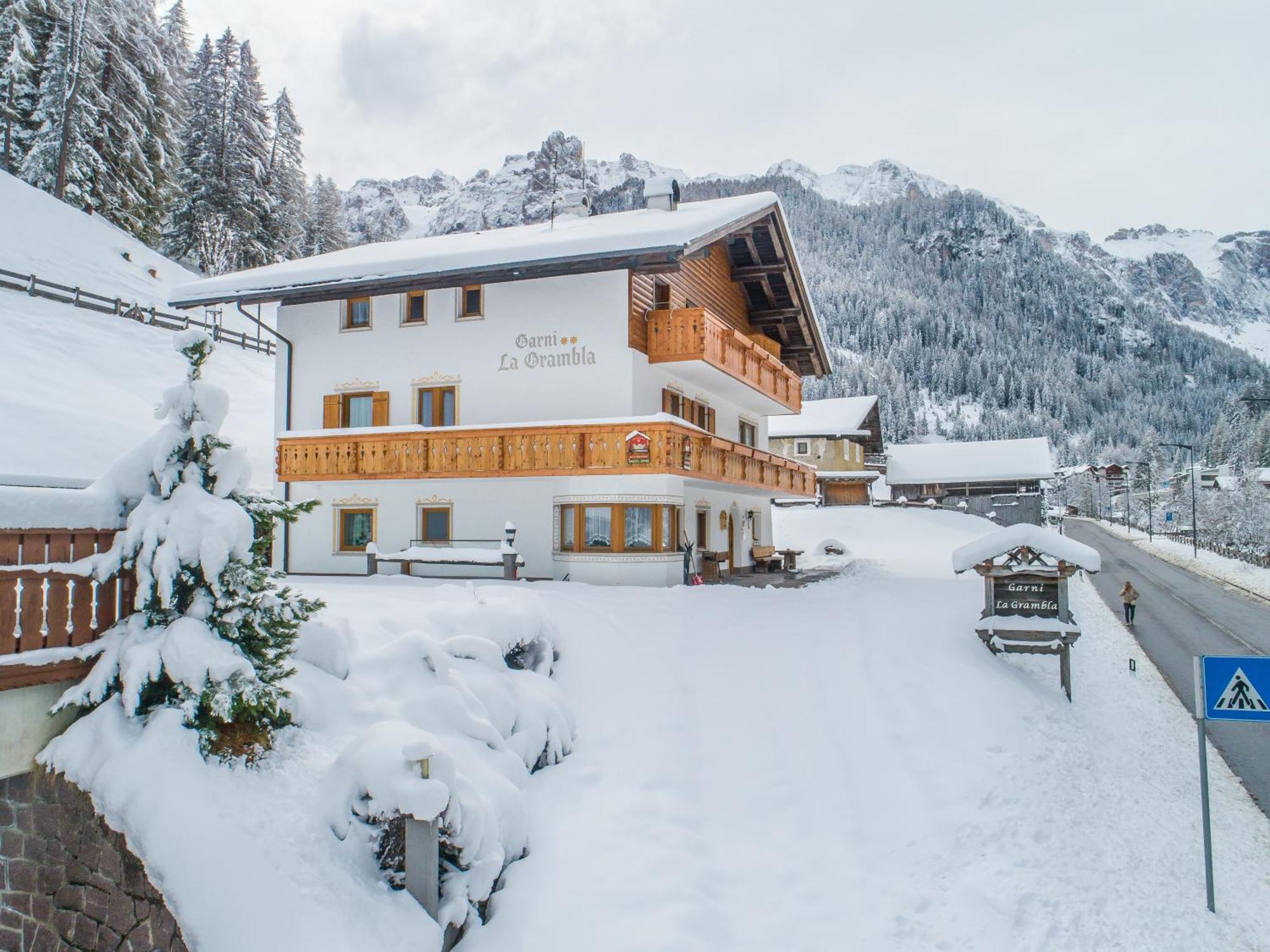 Garni La Grambla Hotel Selva di Val Gardena Ngoại thất bức ảnh