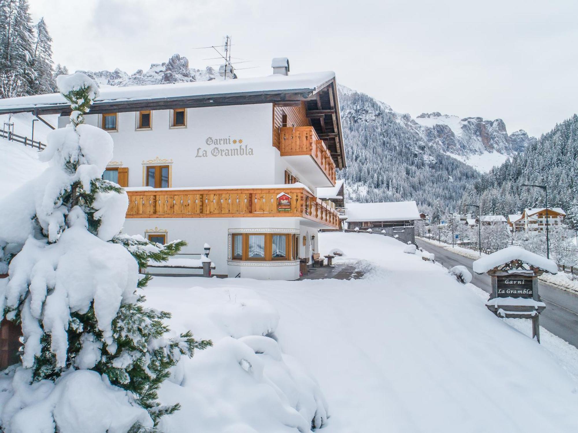 Garni La Grambla Hotel Selva di Val Gardena Ngoại thất bức ảnh